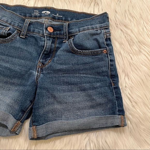 Old Navy Skinny Midi Denim Short Medium Wash - Picture 4 of 9